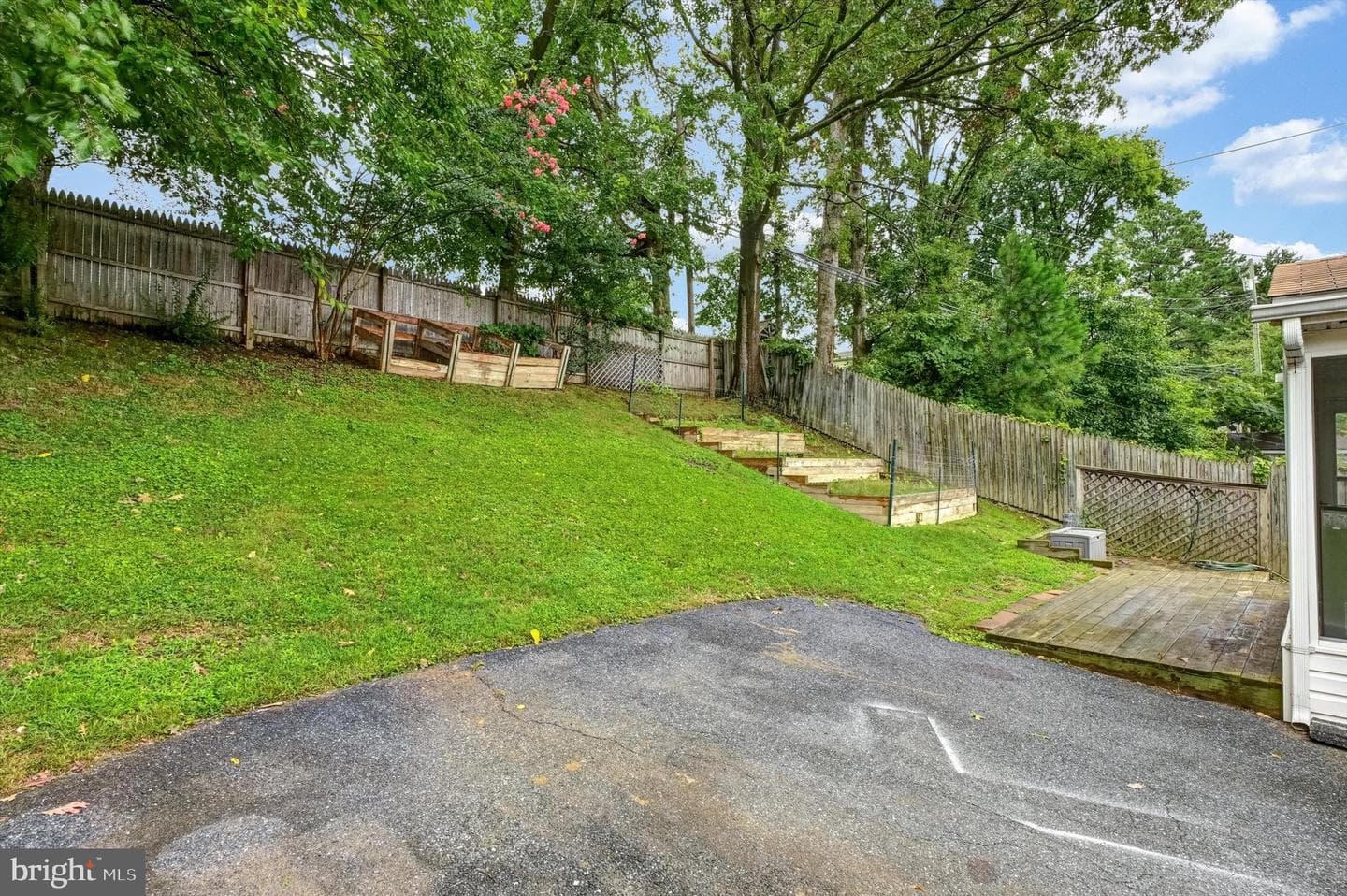 2460 Ellis photo 20