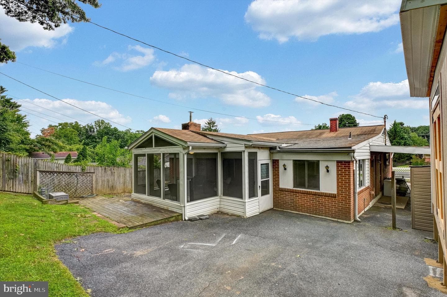 2460 Ellis photo 21