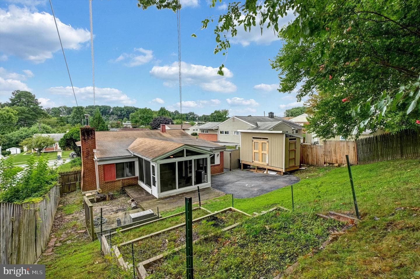 2460 Ellis photo 23