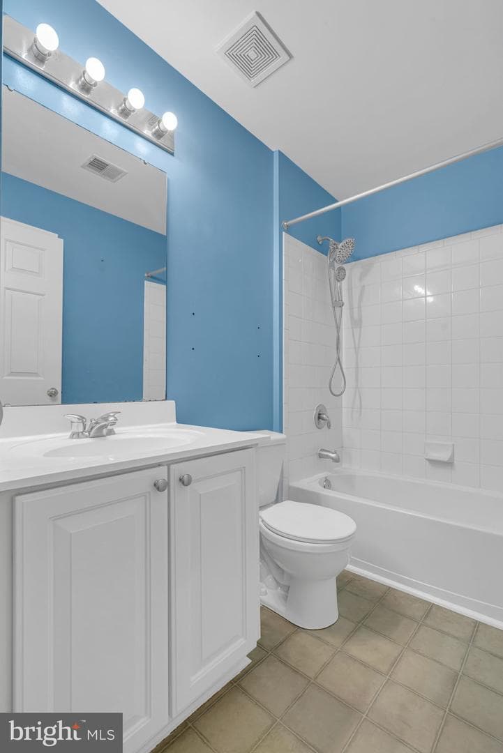 5004 Strawbridge Terrace #5004 photo 33