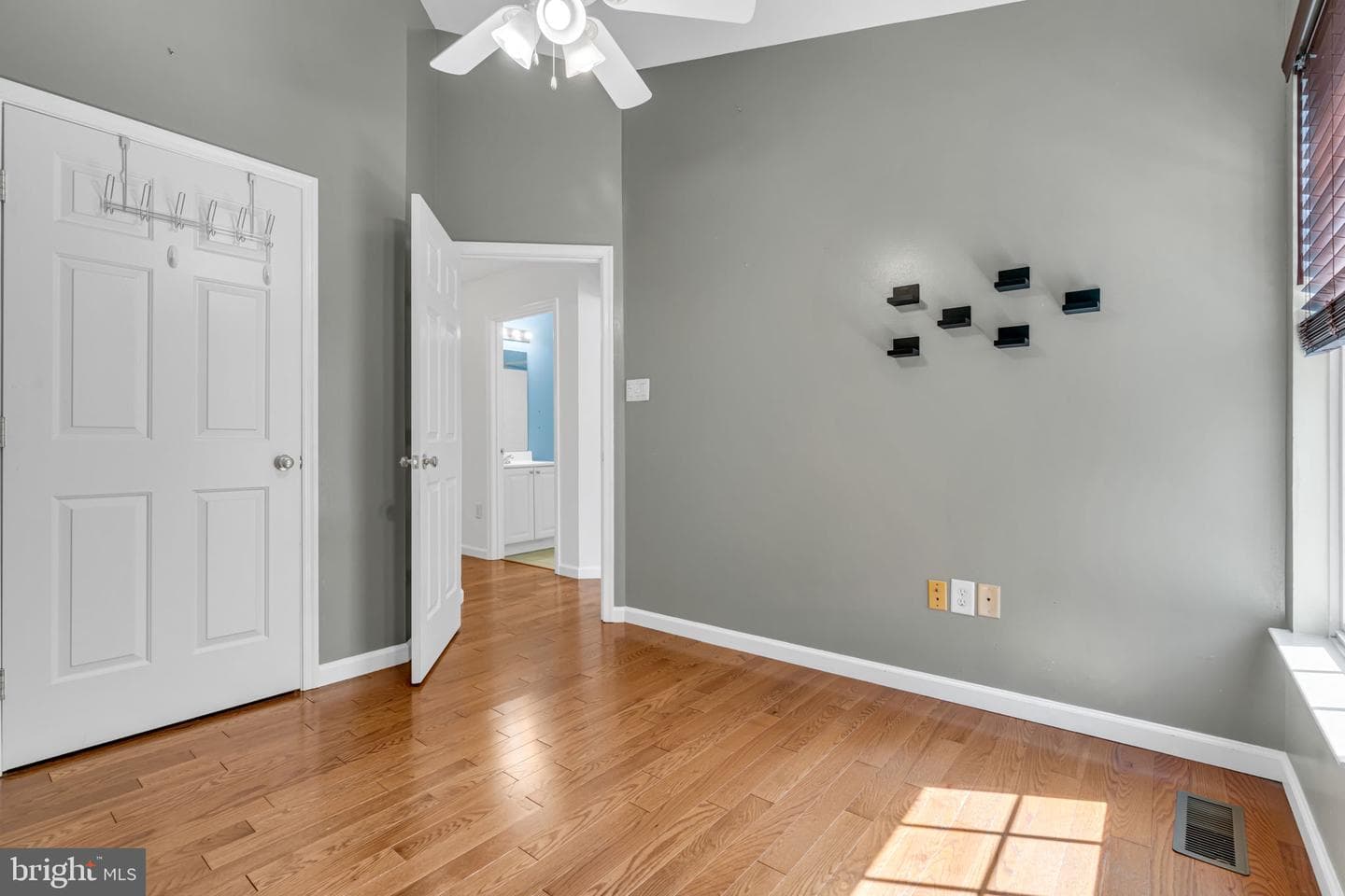 5004 Strawbridge Terrace #5004 photo 37
