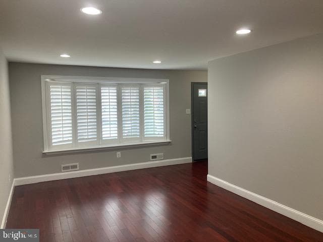 3439 Lynne Haven Drive photo 5