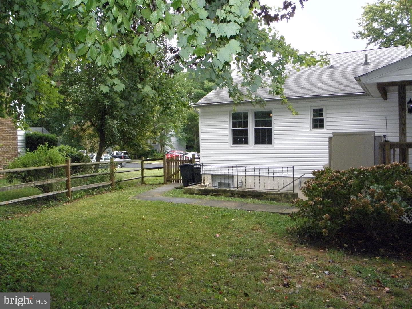 4 Flintridge Court photo 30