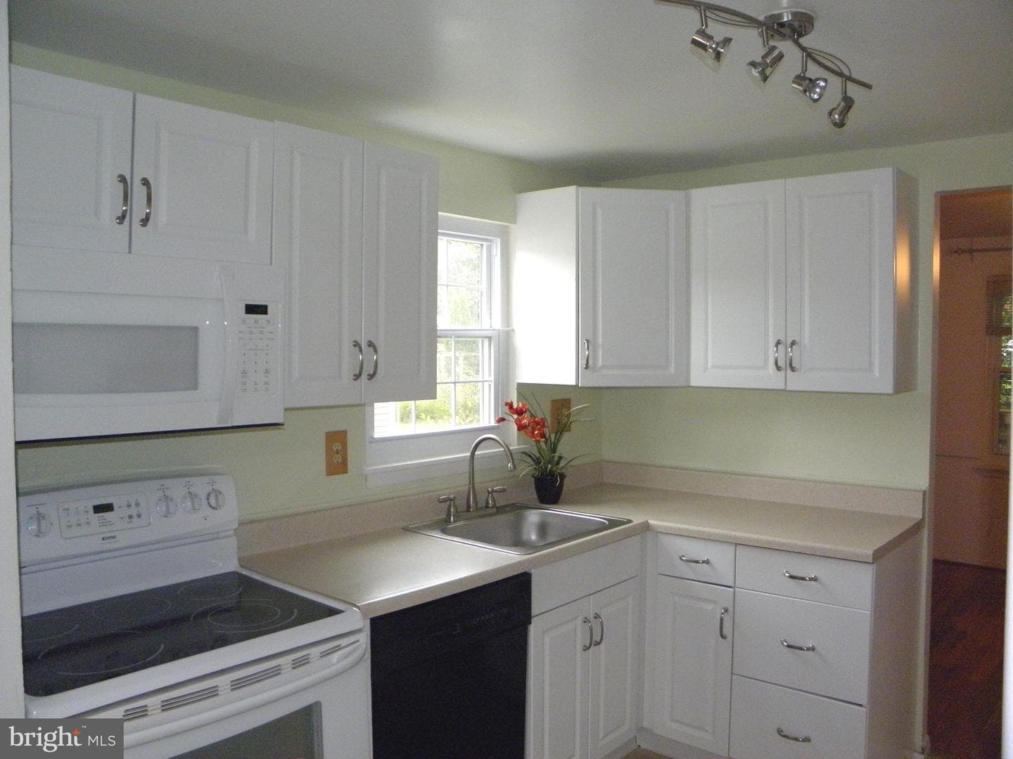4 Flintridge Court photo 7
