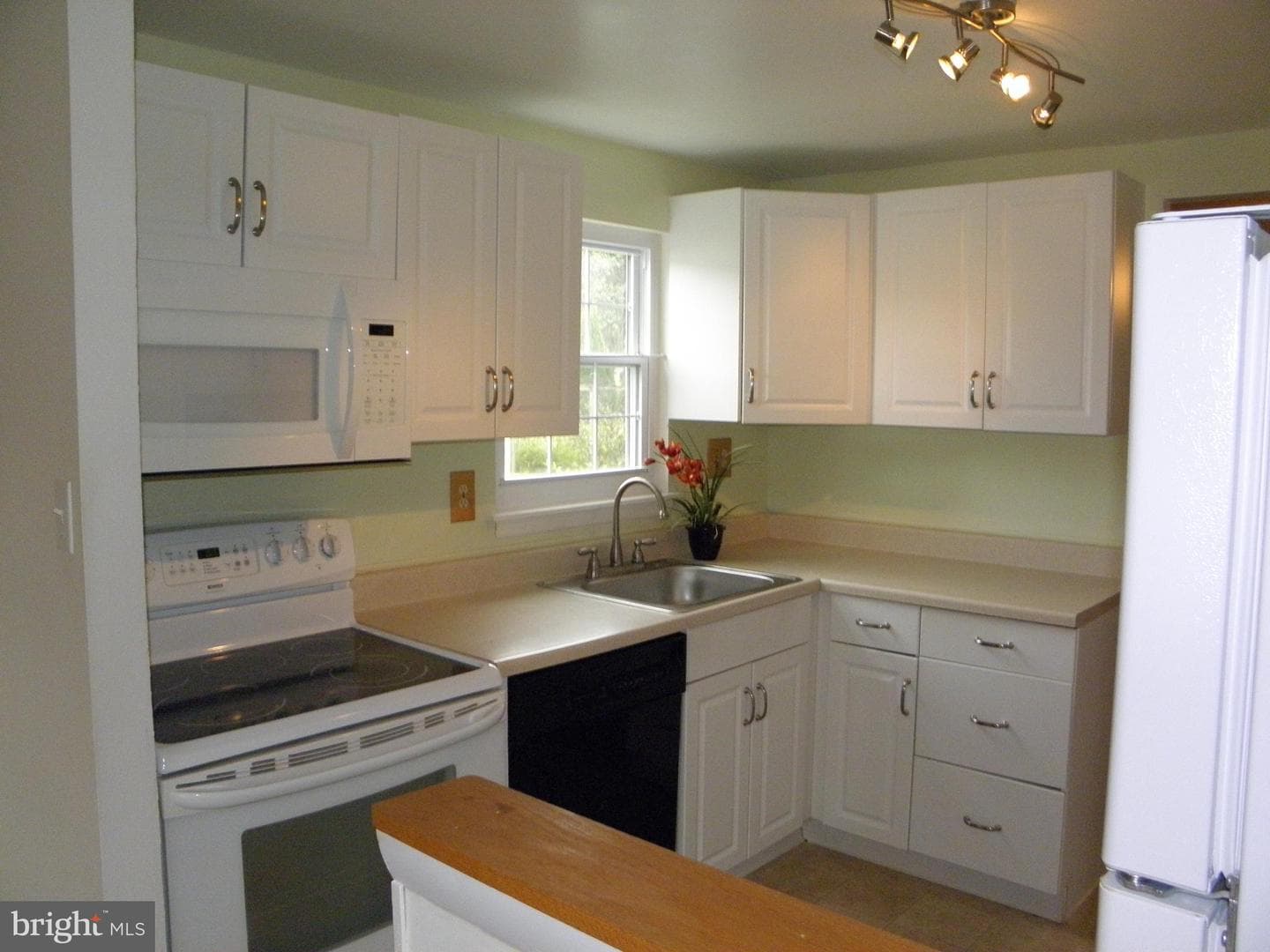 4 Flintridge Court photo 8
