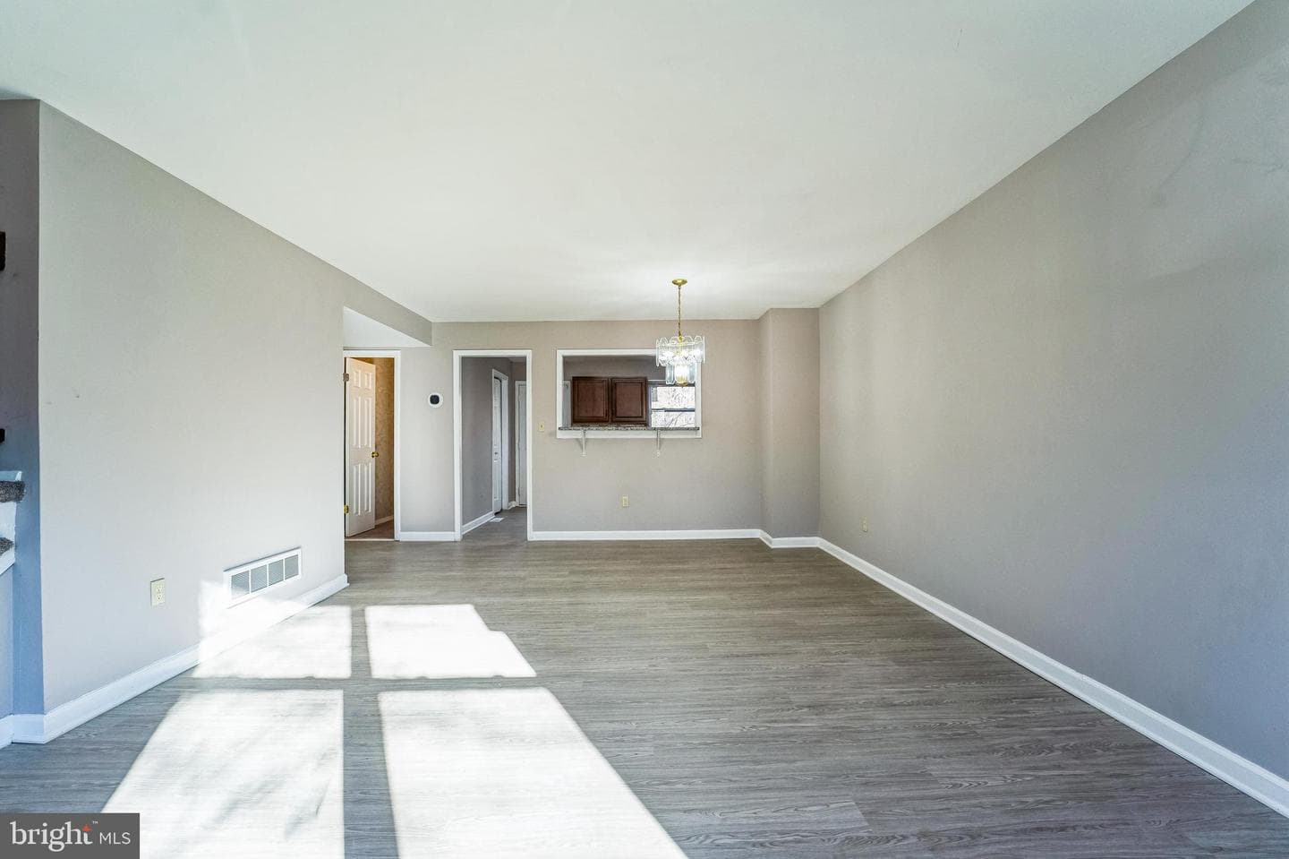 8 Mainview Court photo 28