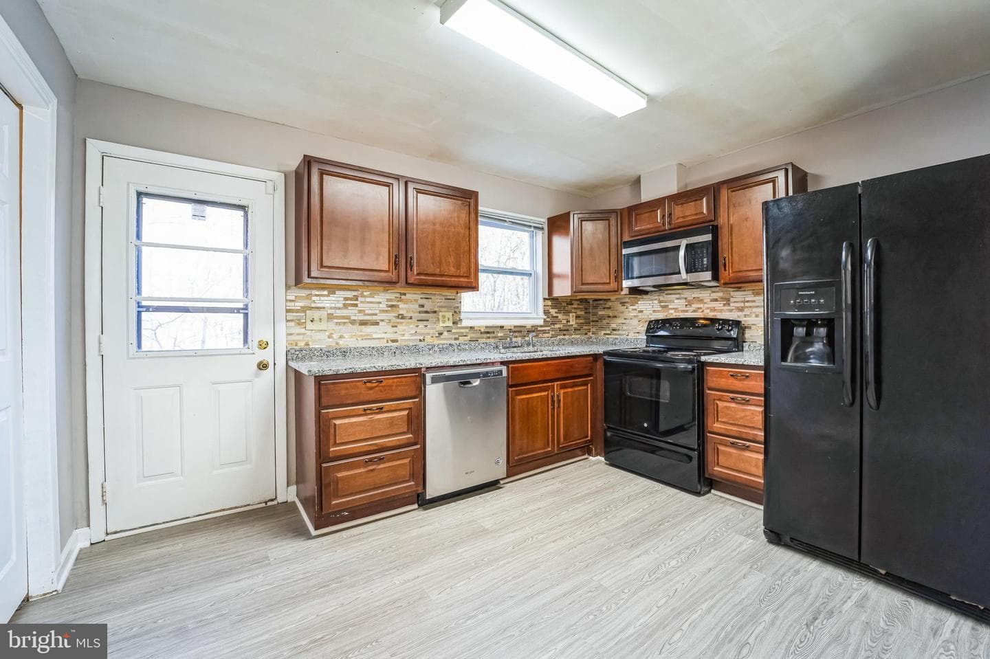 8 Mainview Court photo 5