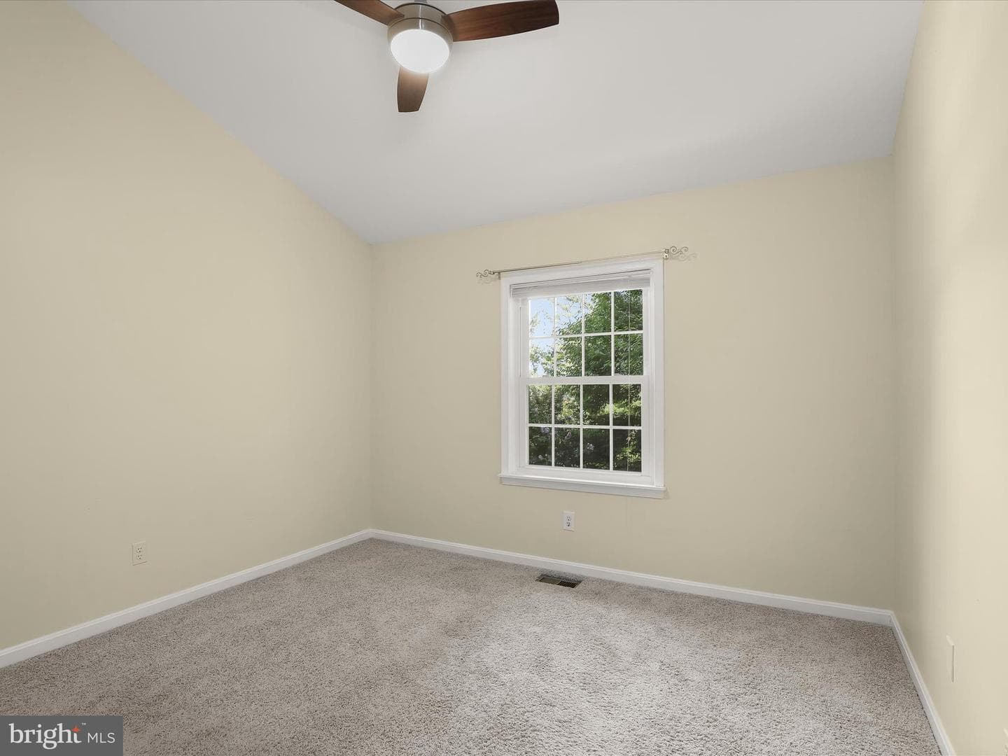 208 Castletown Road photo 40