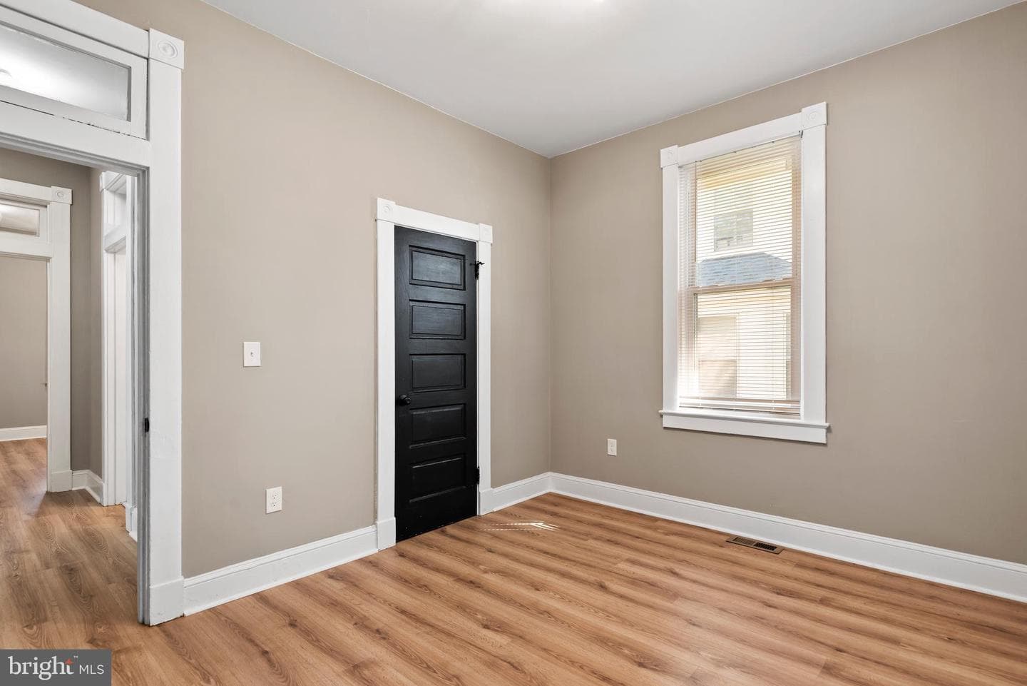 9 Waldron Avenue photo 17