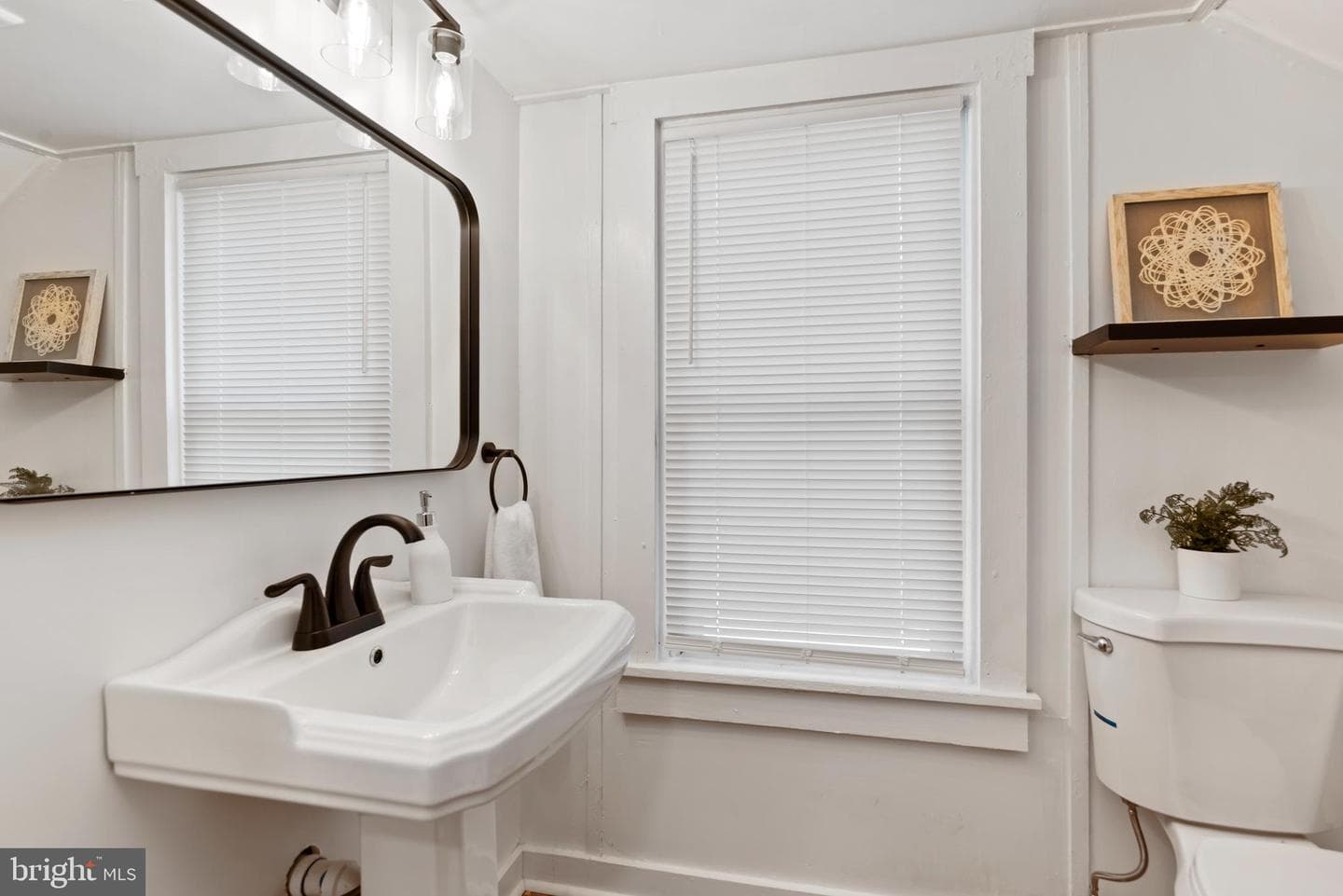 9 Waldron Avenue photo 20