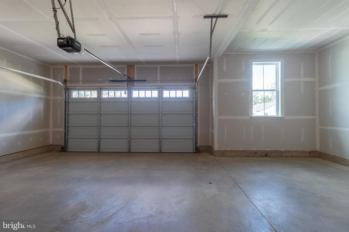5700 Charlies Way photo 5