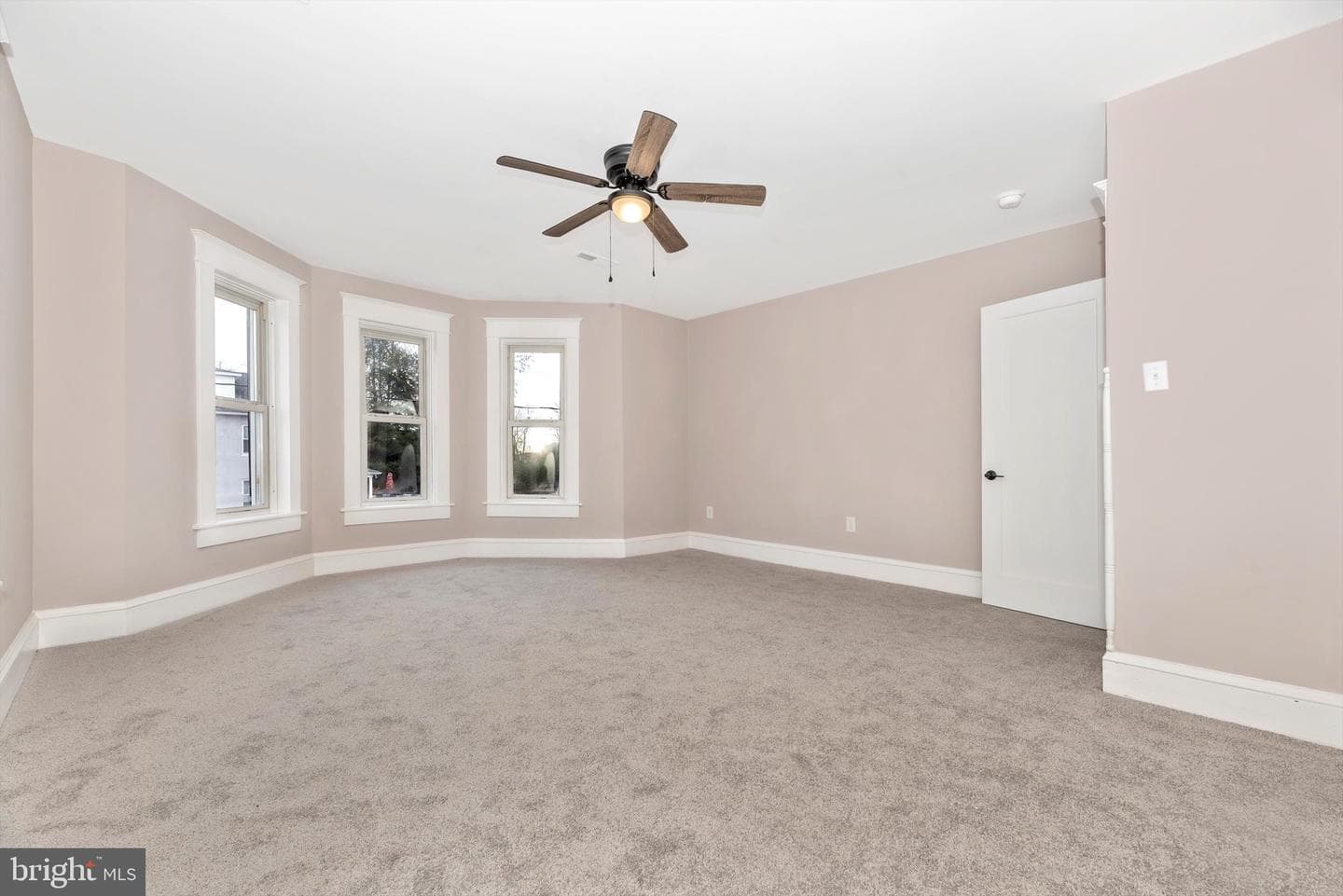 5427 Arcadia Avenue photo 29