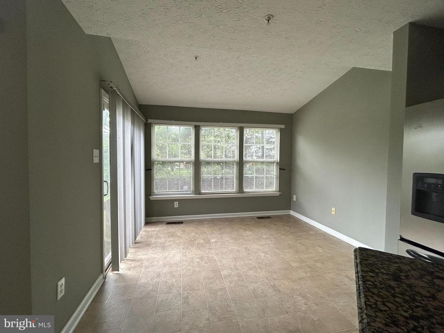 7624 Gladstone Road photo 10