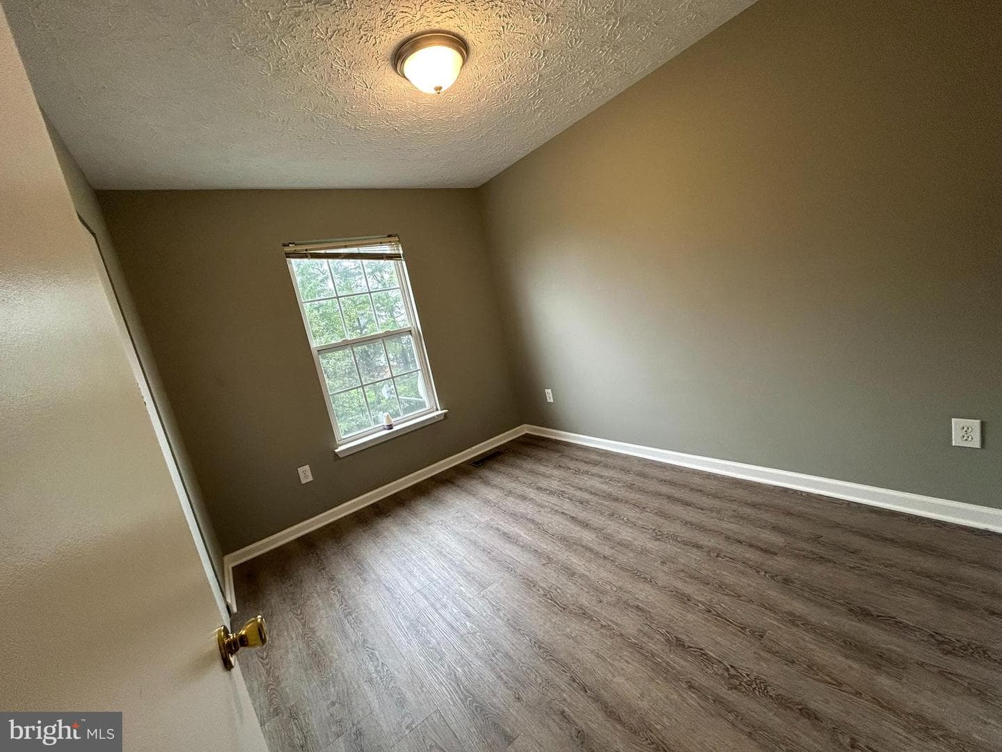 7624 Gladstone Road photo 23