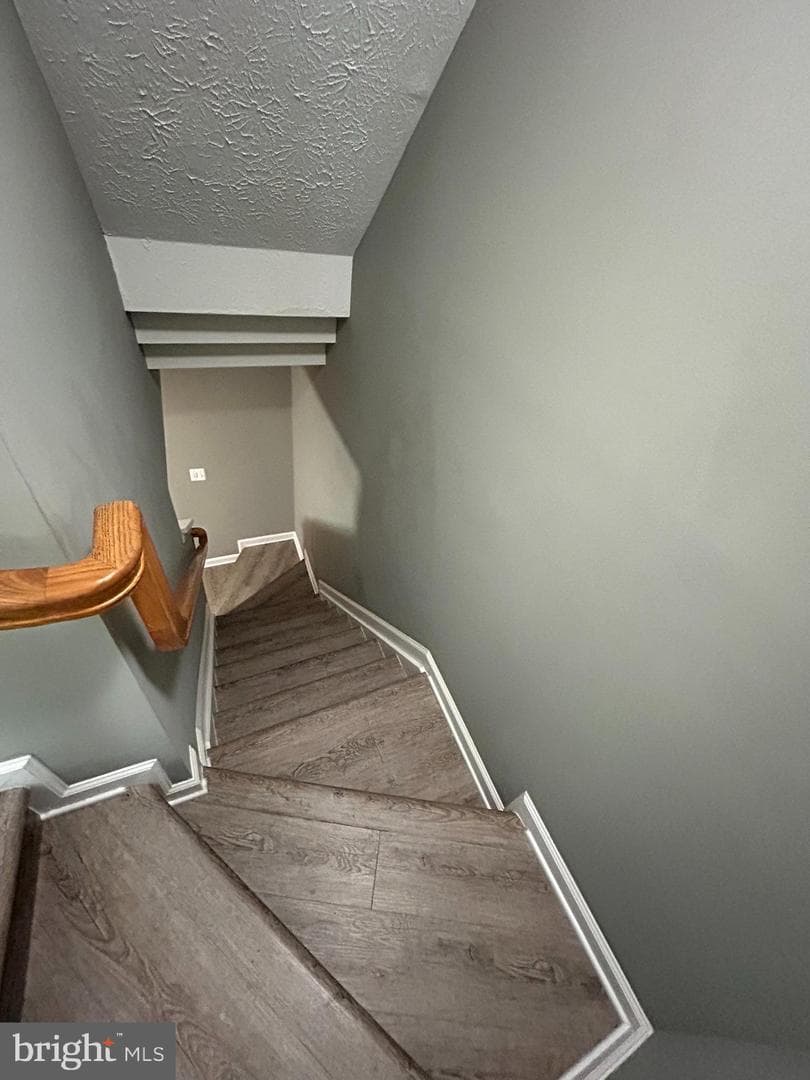 7624 Gladstone Road photo 28