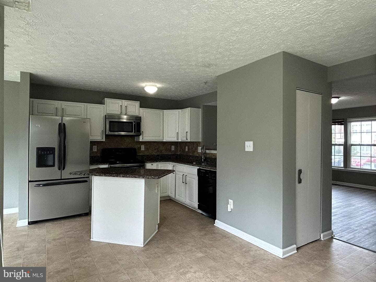 7624 Gladstone Road photo 9