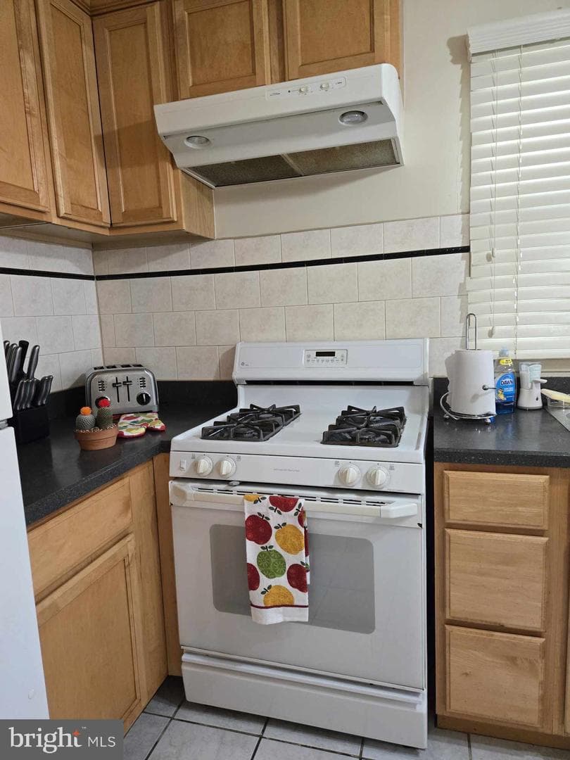 6918 Brompton Road photo 4