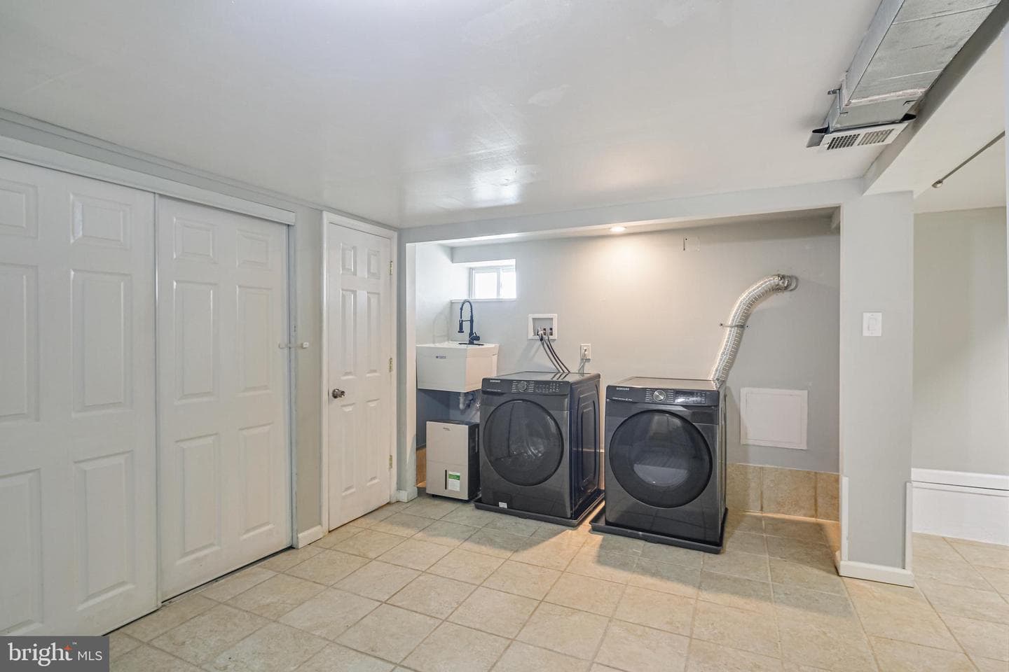 1242 Greystone photo 23
