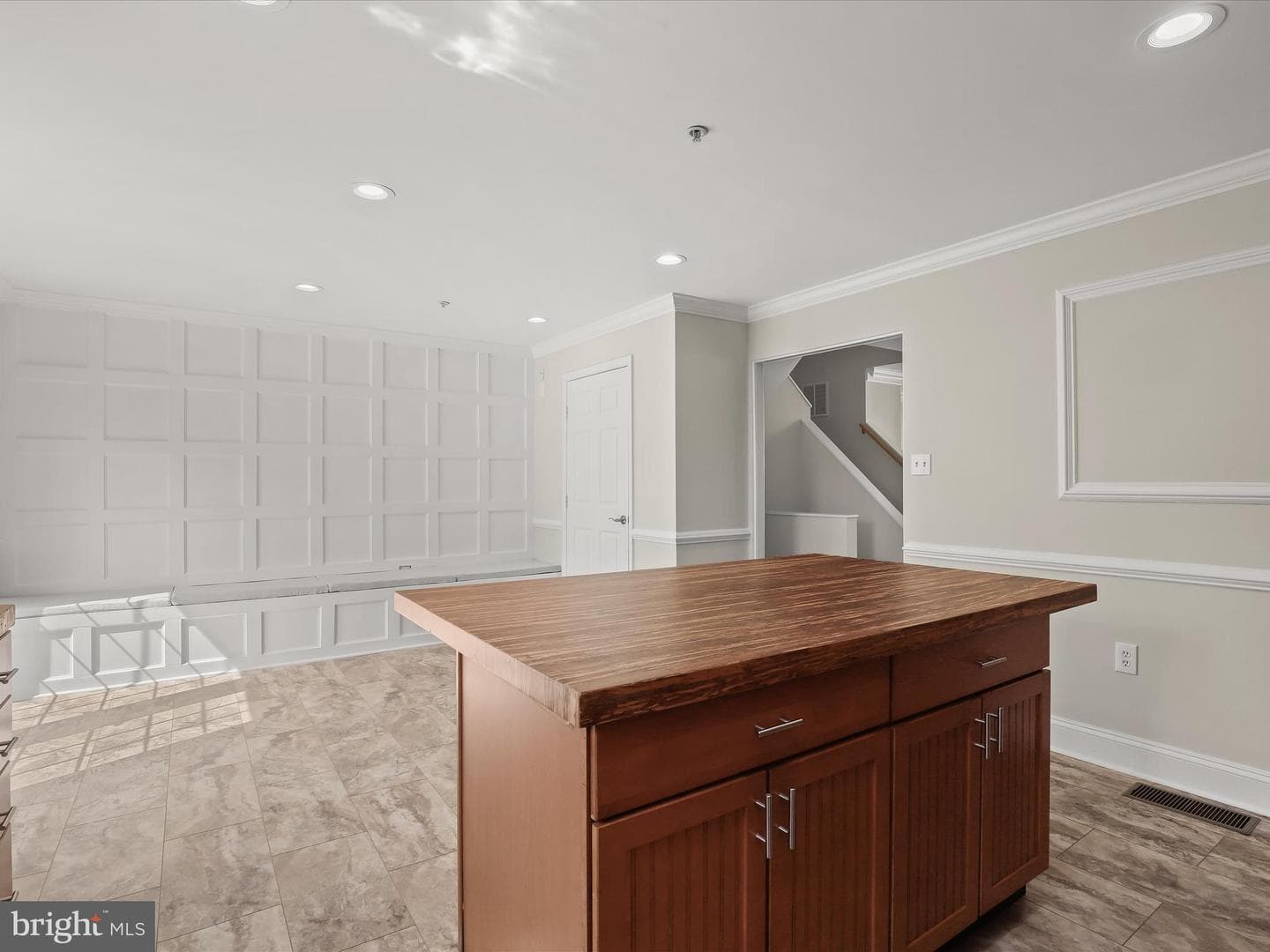 9409 Georgian Way photo 20