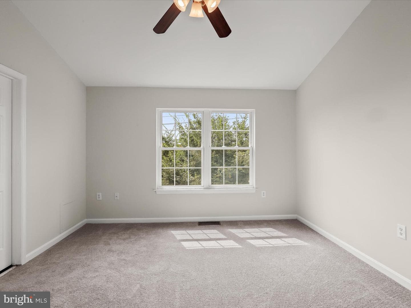 9409 Georgian Way photo 26