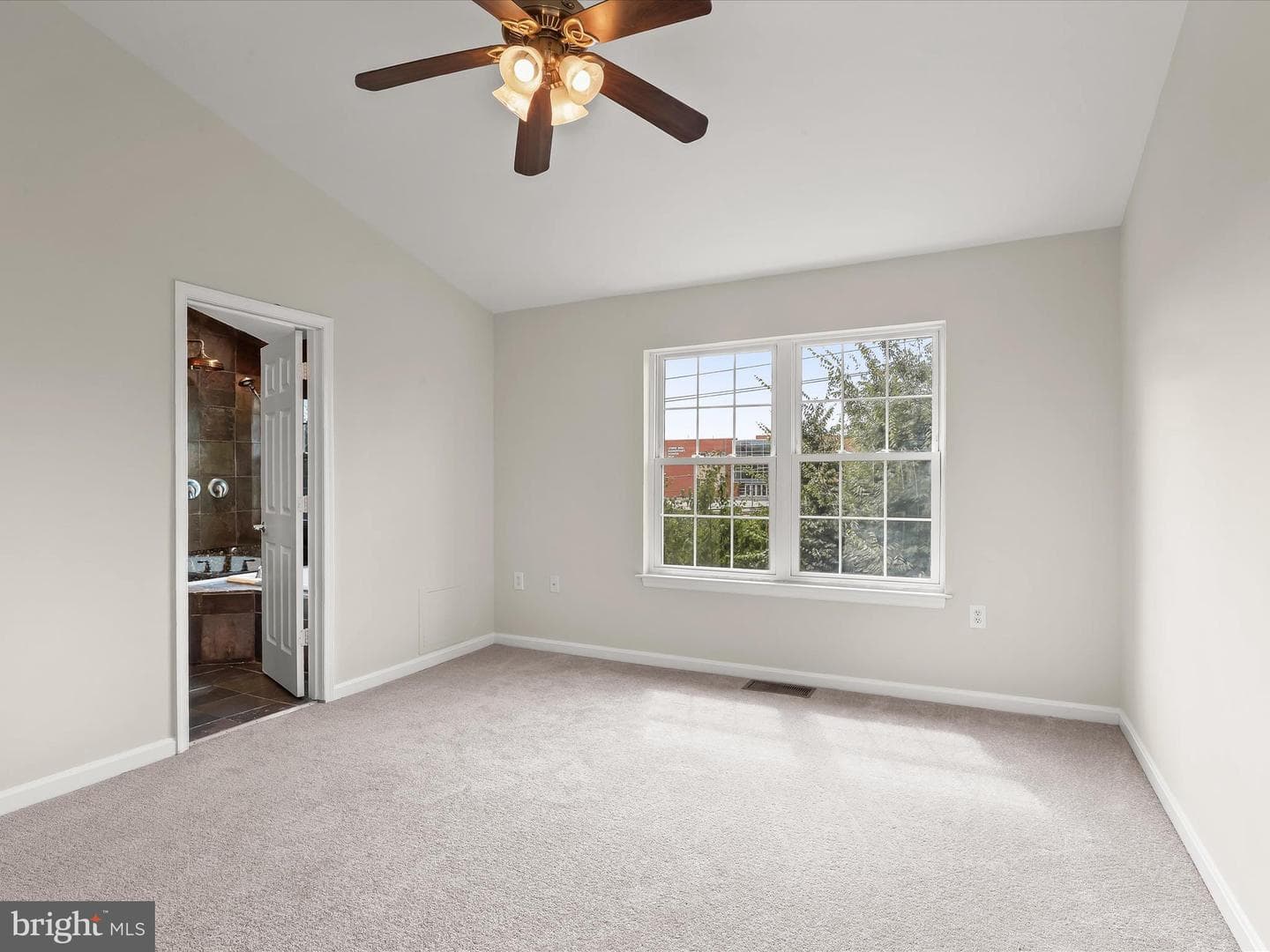 9409 Georgian Way photo 27