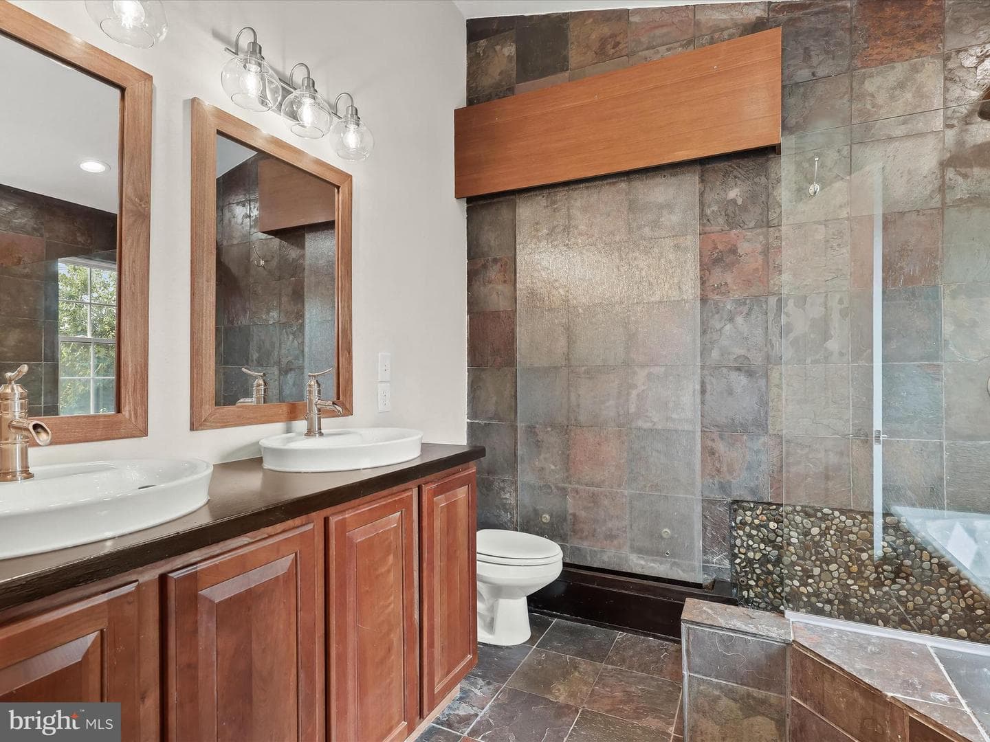 9409 Georgian Way photo 29