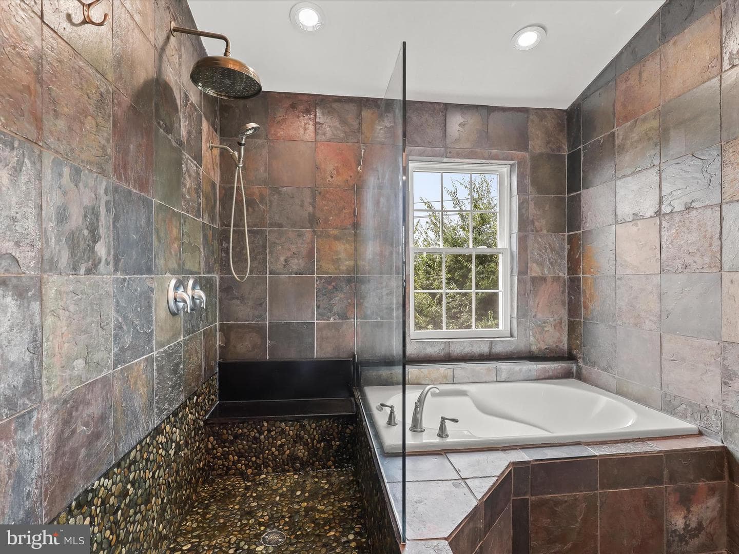 9409 Georgian Way photo 31