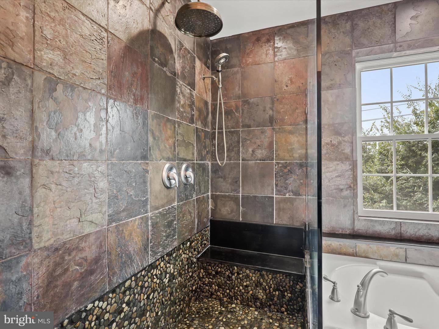 9409 Georgian Way photo 32