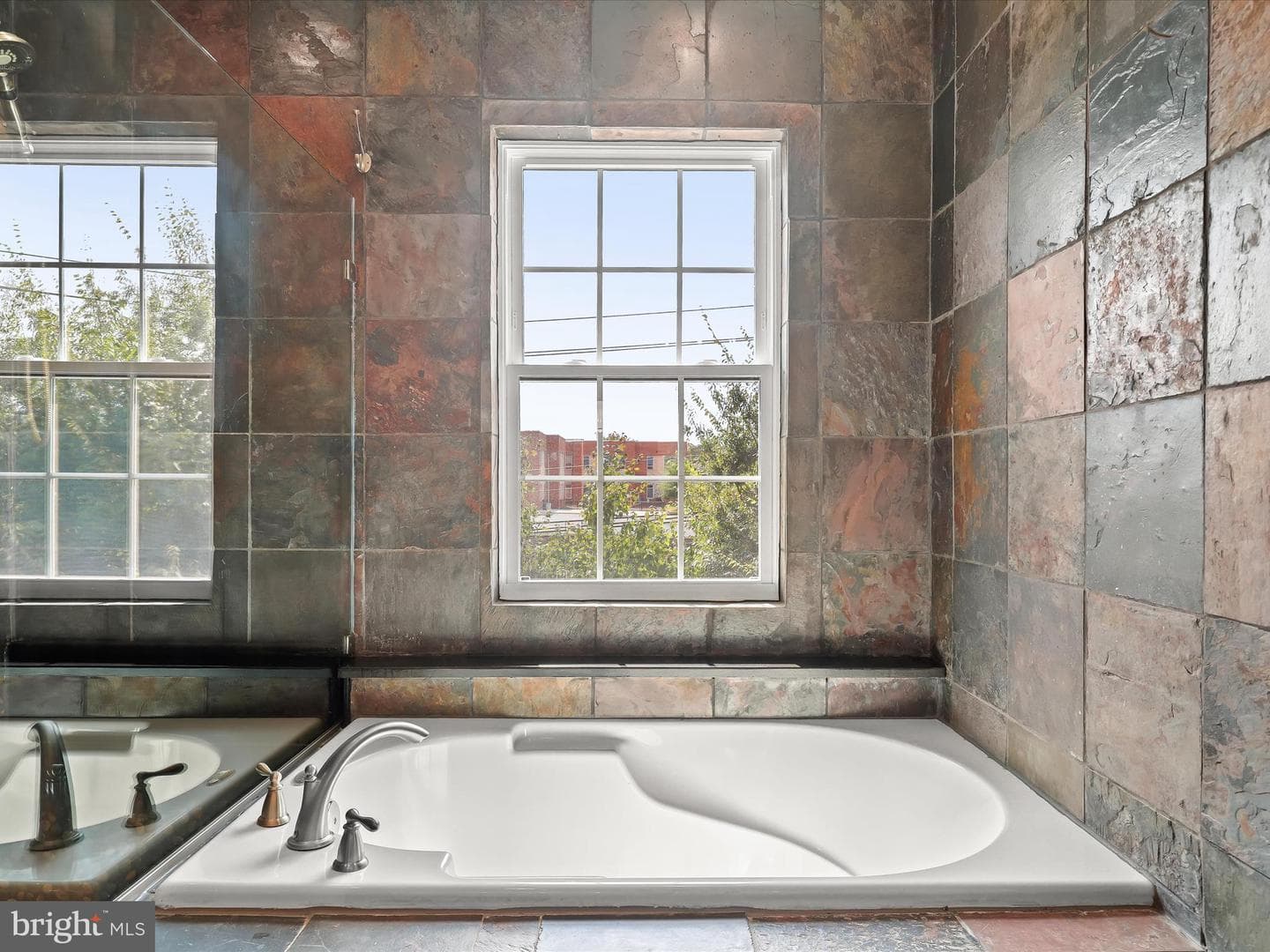 9409 Georgian Way photo 33