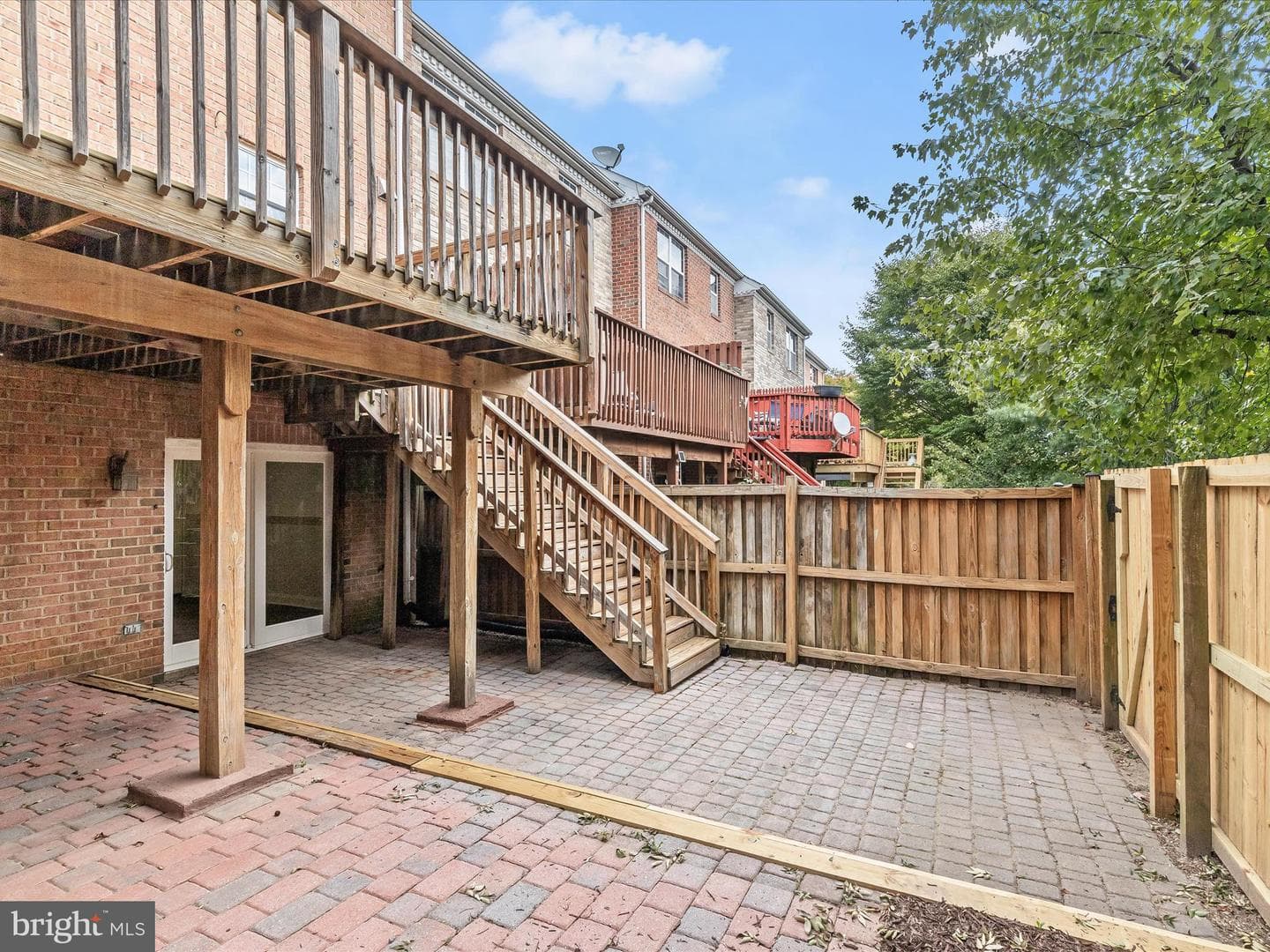 9409 Georgian Way photo 44
