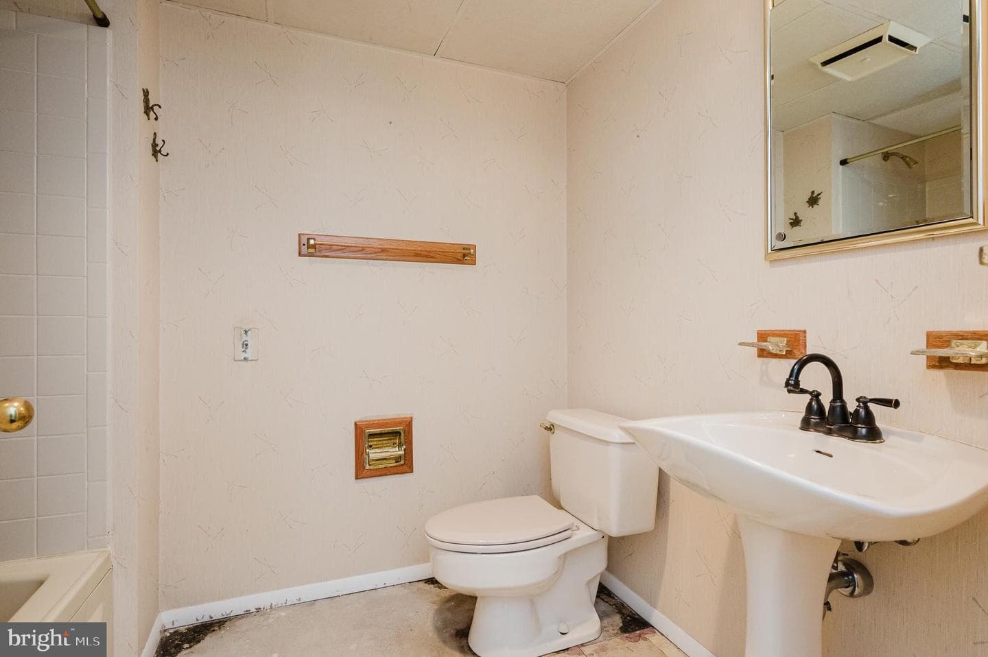 1320 Warwick Drive photo 23