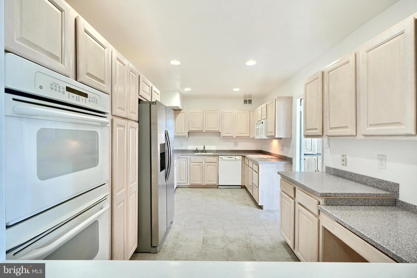 11 Slade Avenue #914 photo 8