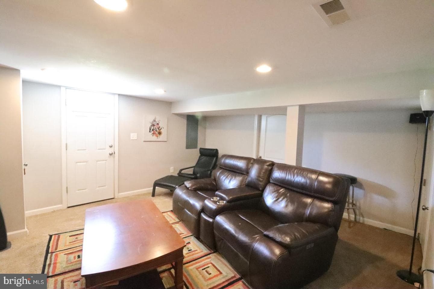 718 Cliffedge Road photo 23