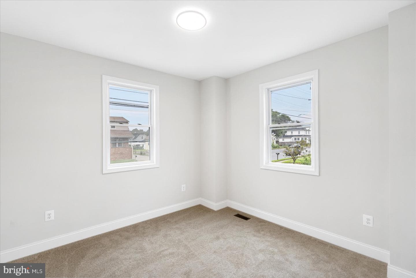 1123 Ingleside Avenue photo 23