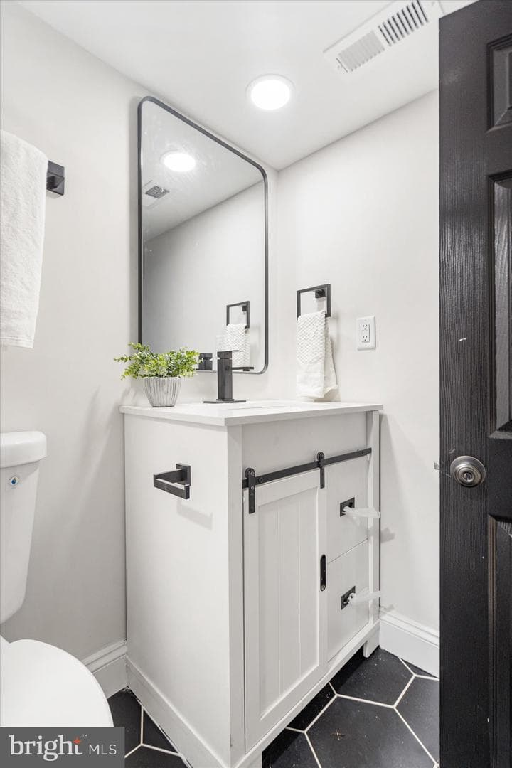 1123 Ingleside Avenue photo 46