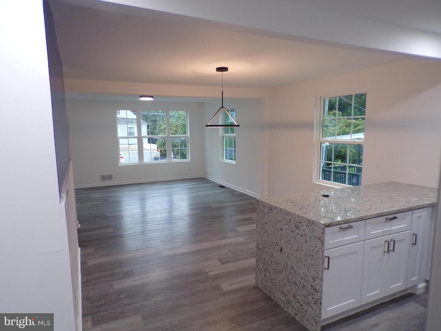 1719 Wentworth Avenue photo 17
