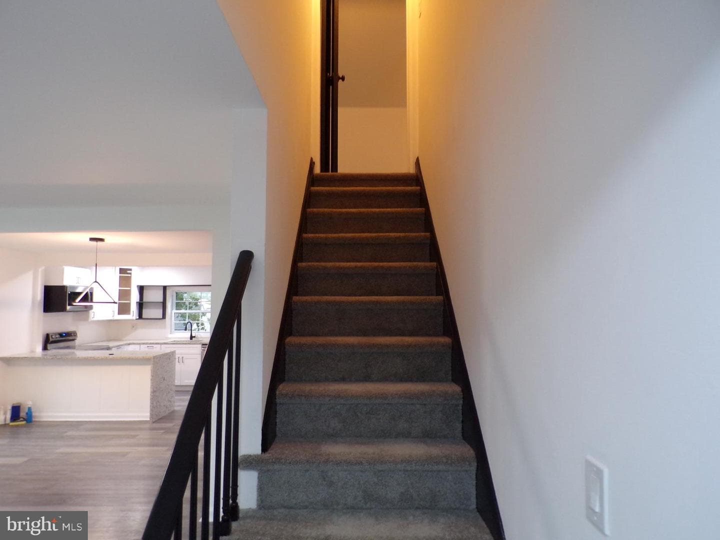 1719 Wentworth Avenue photo 24