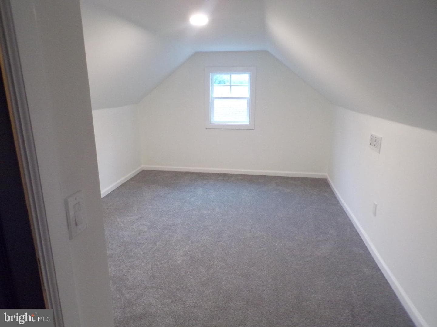 1719 Wentworth Avenue photo 25