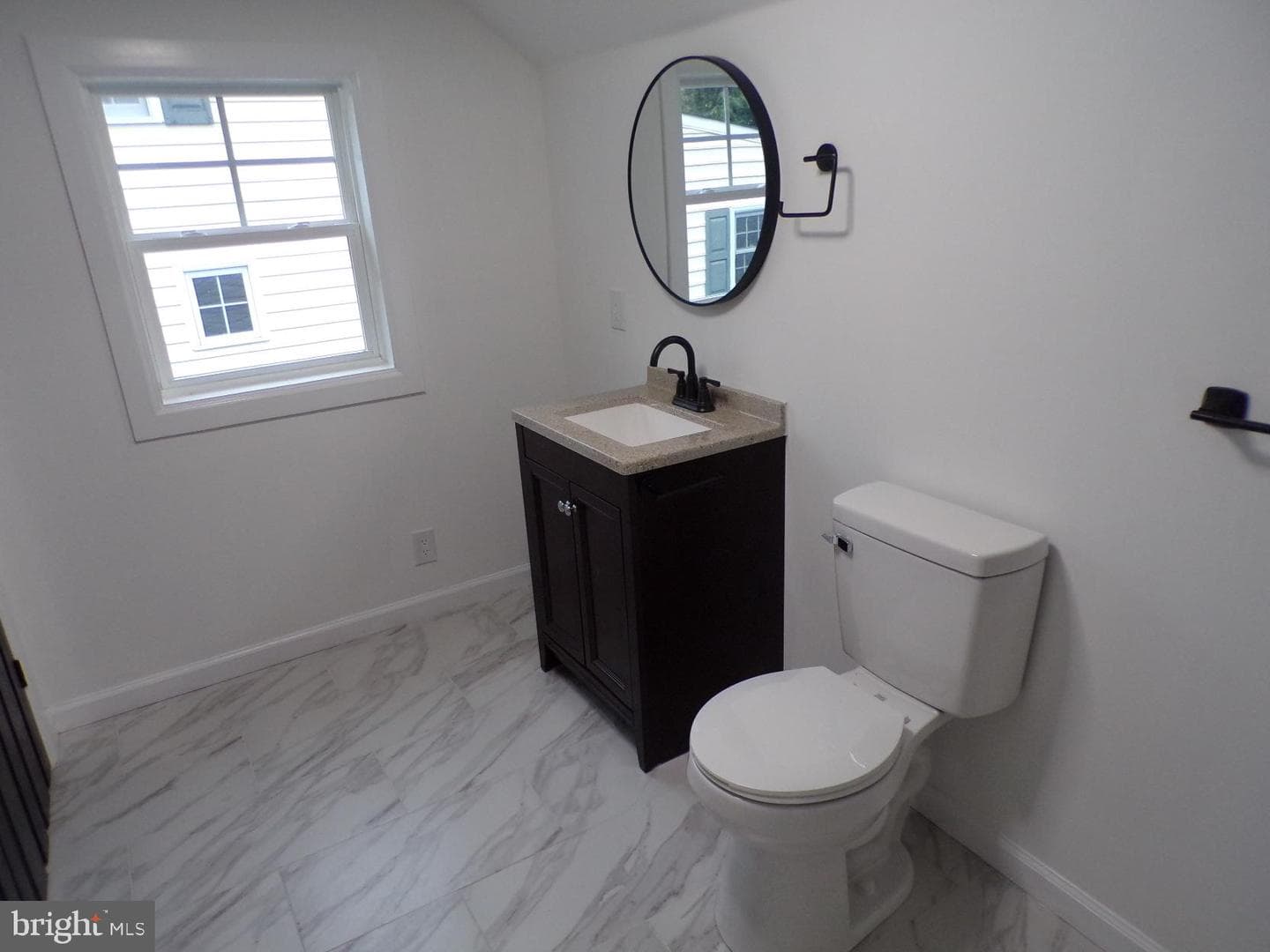 1719 Wentworth Avenue photo 27