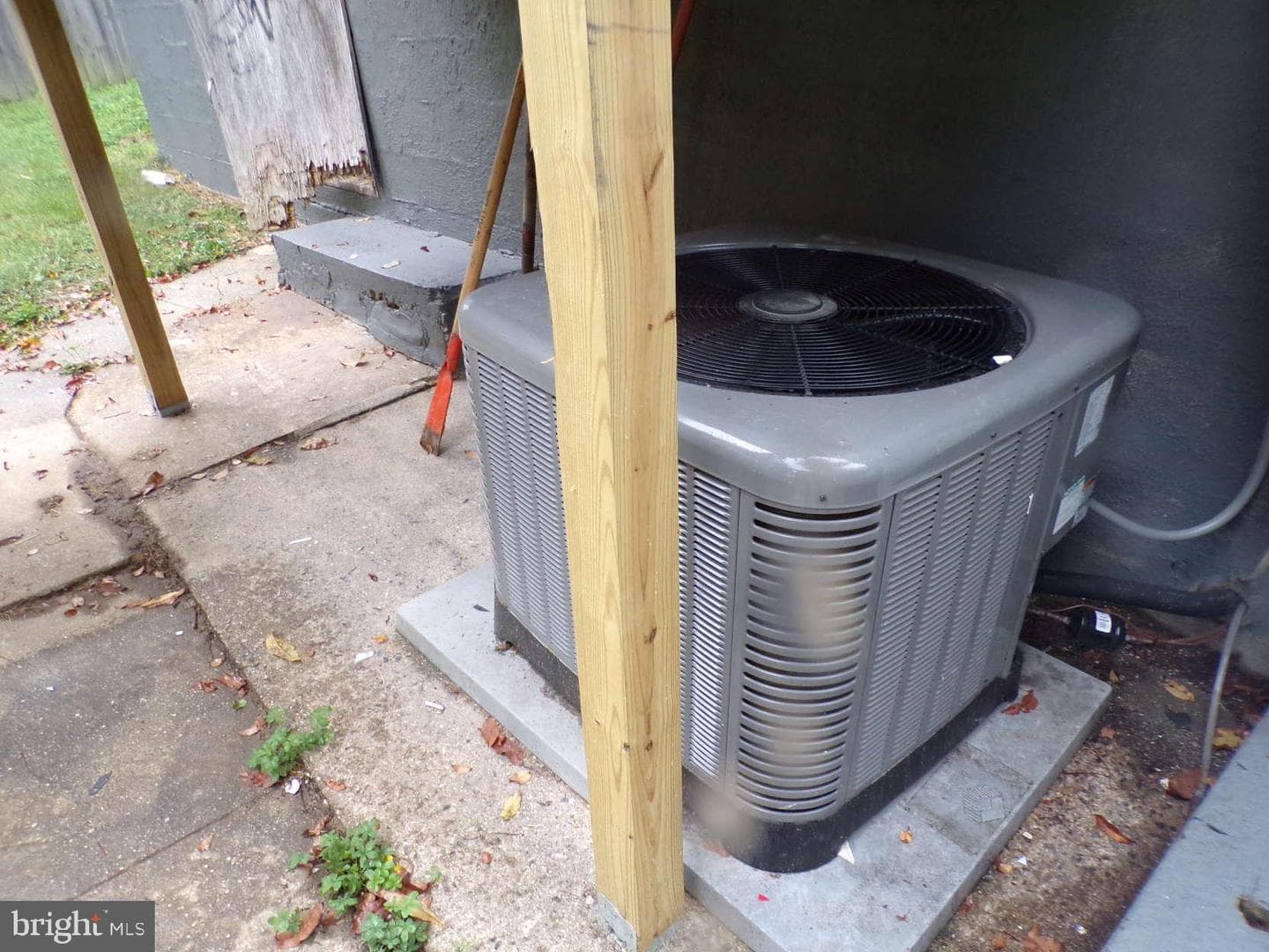 1719 Wentworth Avenue photo 3