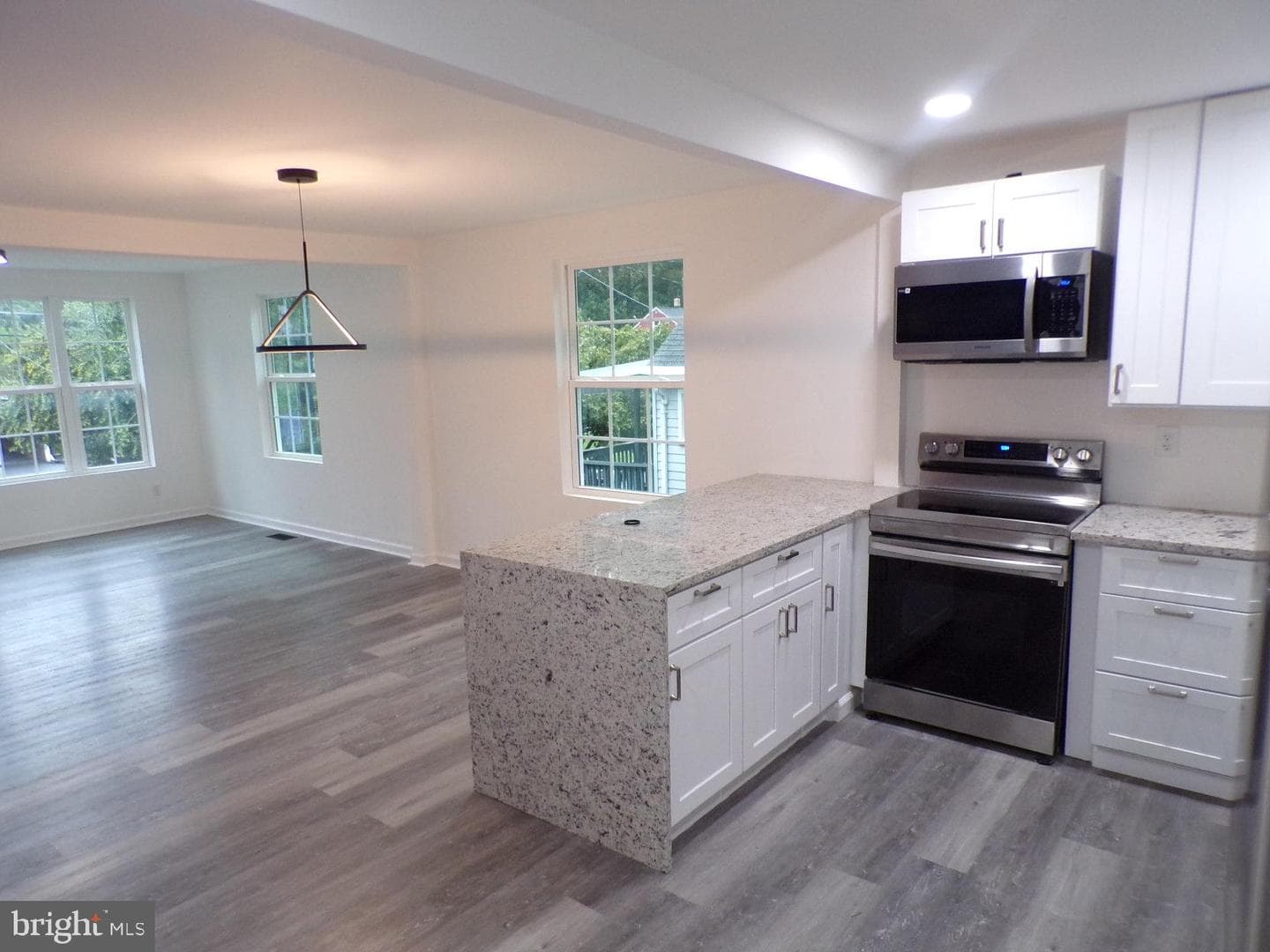 1719 Wentworth Avenue photo 8