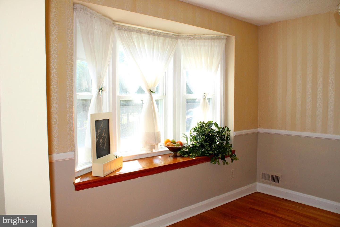 200 Elinor Avenue photo 17