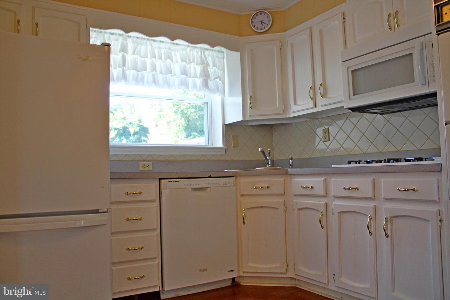 200 Elinor Avenue photo 25