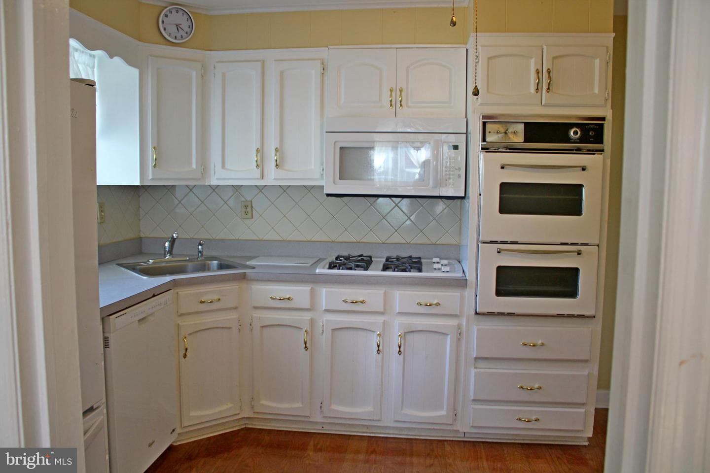 200 Elinor Avenue photo 27