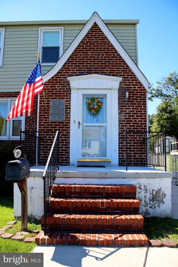 200 Elinor Avenue photo 4