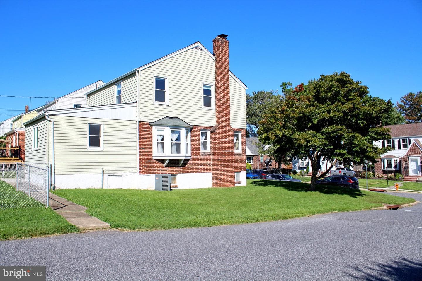 200 Elinor Avenue photo 9