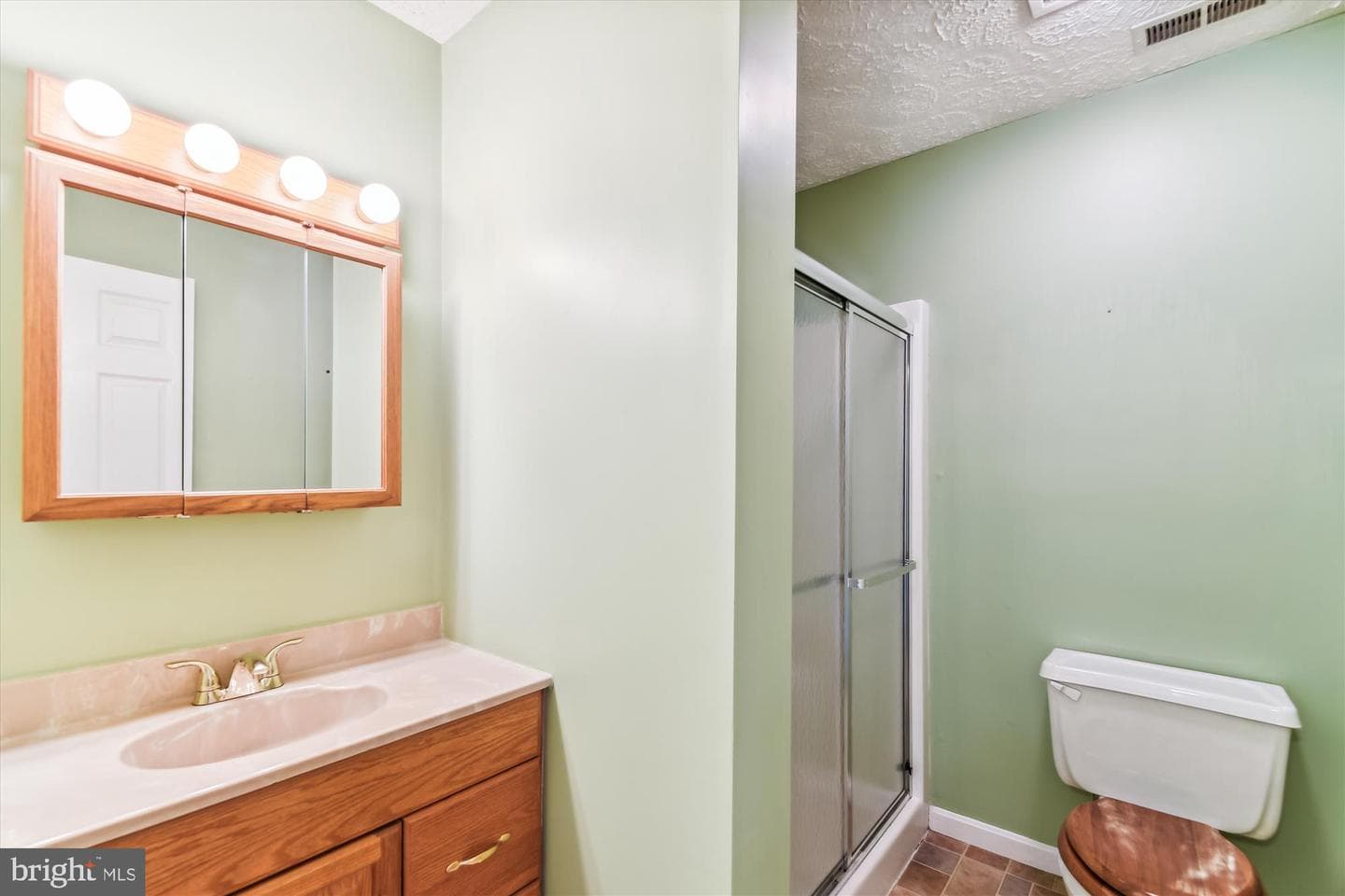 25 Woodmans Court photo 43