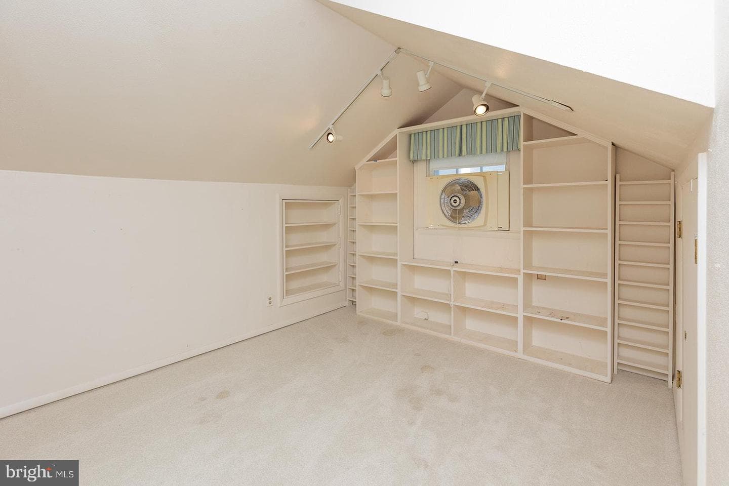 1505 Maywood Avenue photo 19
