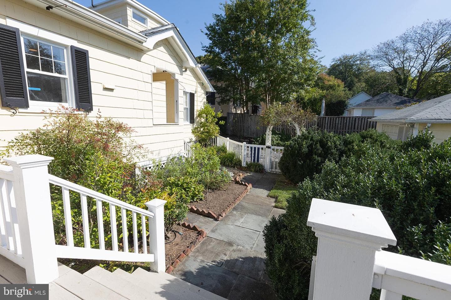 1505 Maywood Avenue photo 25