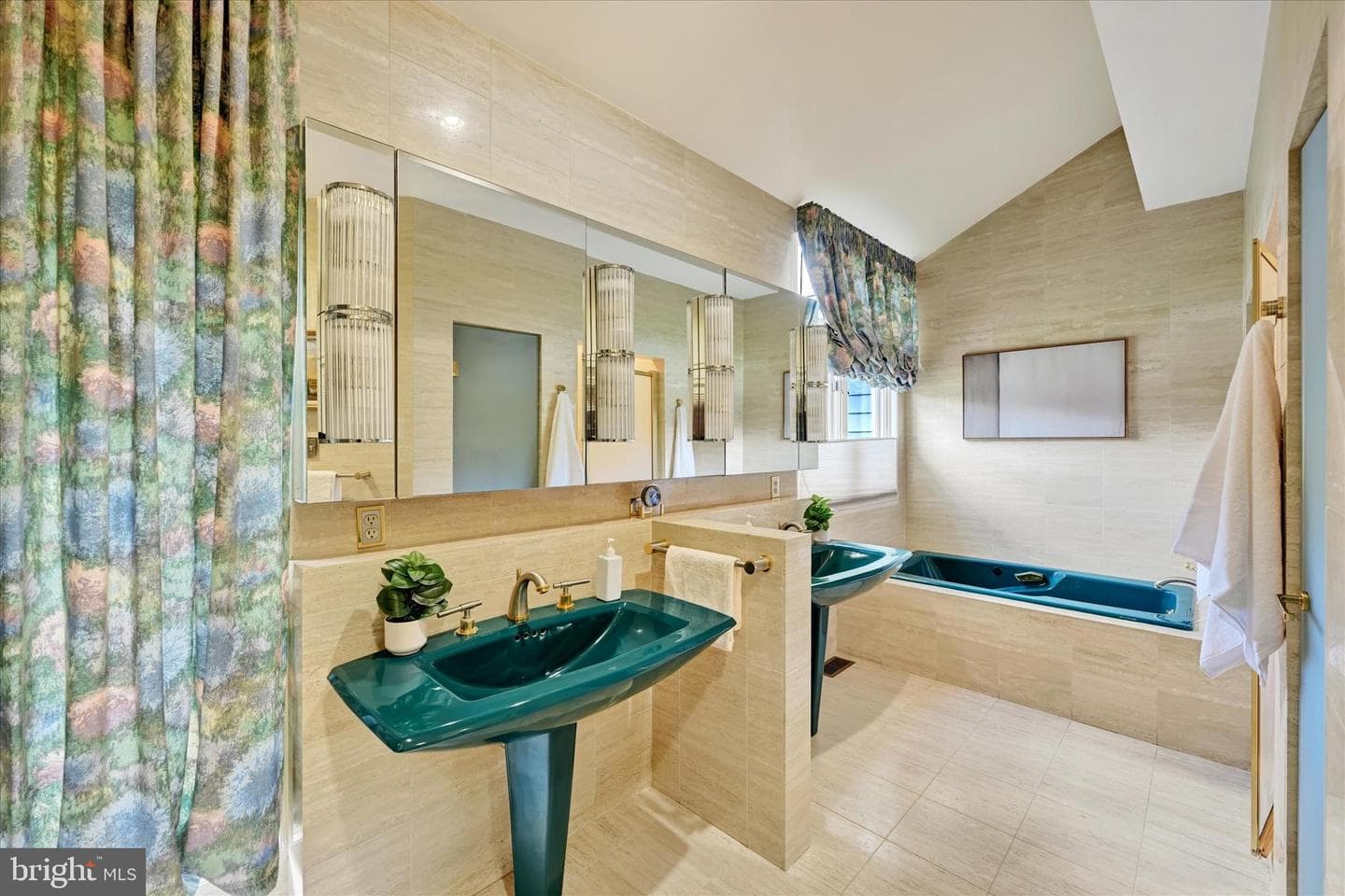 1 Ruxton Green Court photo 31